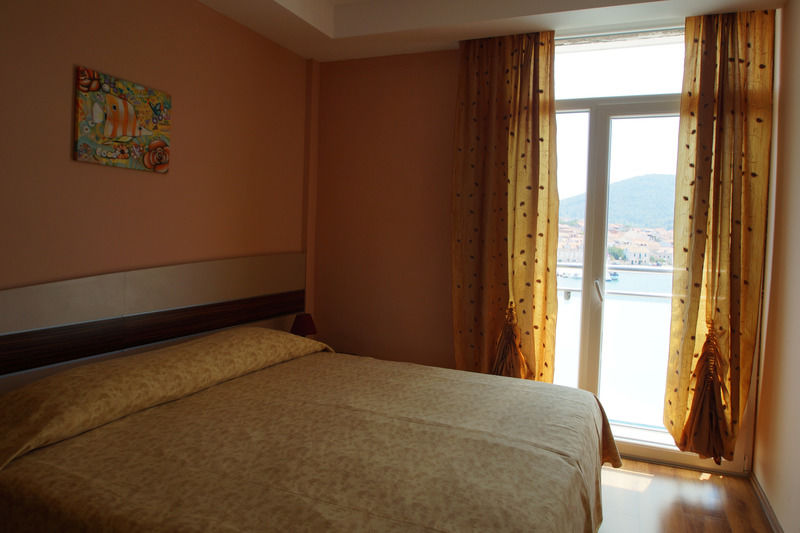 Hotel Posejdon 尼亚卢卡 外观 照片